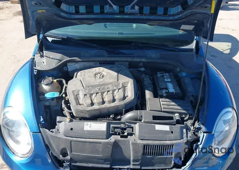 2018 Volkswagen Beetle 2.0T Coast/2.0T S из США, поврежденный, VIN 3VWFD7AT4JM709722